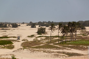 Сенегал, побережье Атлантического океана возле озера Ретба